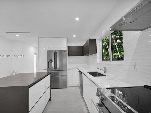 1546 Van Buren St, Hollywood FL 33020