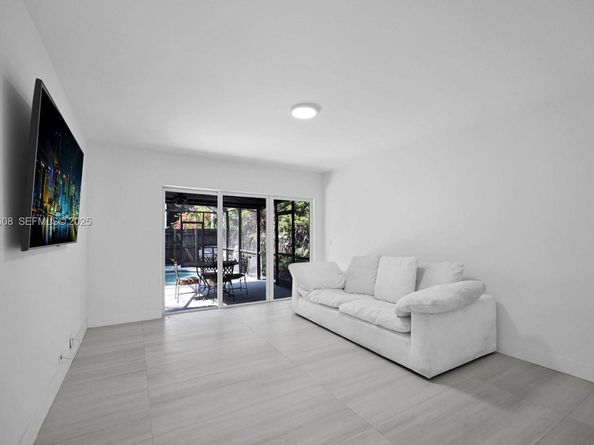 1546 Van Buren St, Hollywood FL 33020