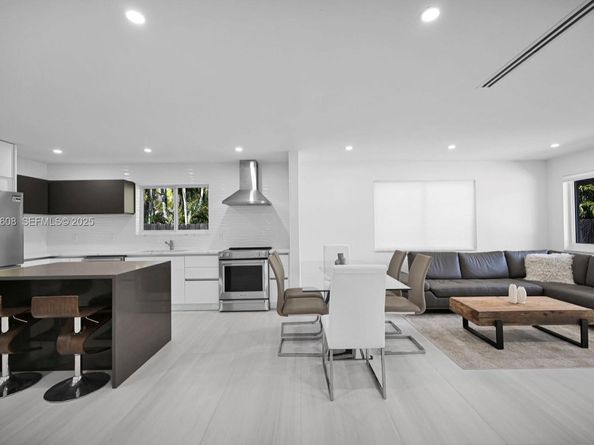 1546 Van Buren St, Hollywood FL 33020