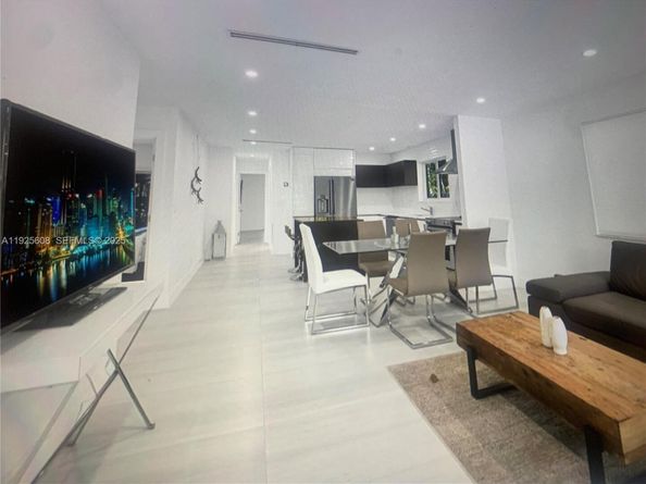 1546 Van Buren St, Hollywood FL 33020