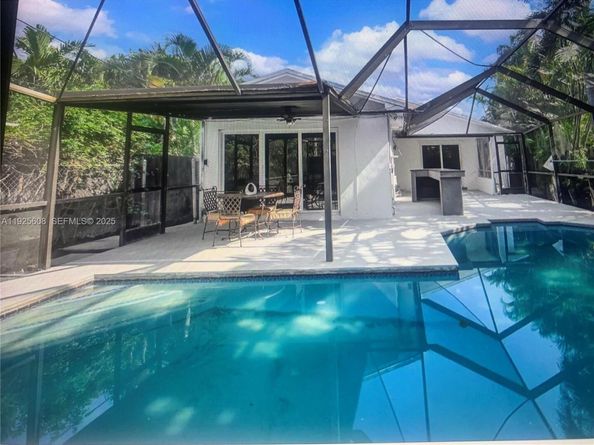 1546 Van Buren St, Hollywood FL 33020