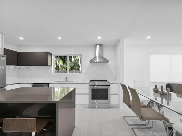 1546 Van Buren St, Hollywood FL 33020