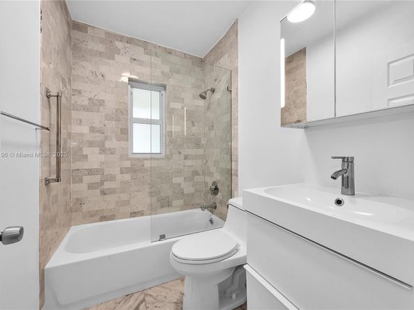 6086 SW 20th St, Miami FL 33155