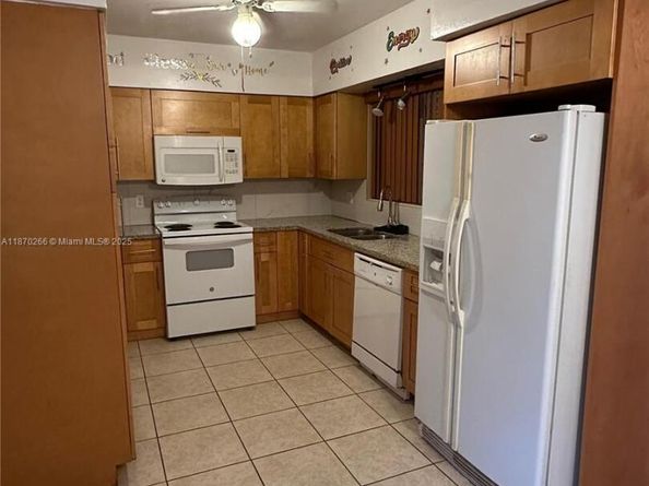 6112 Mayo St, Hollywood FL 33023