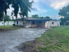 6112 Mayo St, Hollywood FL 33023