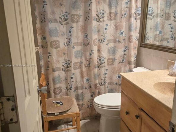 6013 NW 68th Ave, Tamarac FL 33321