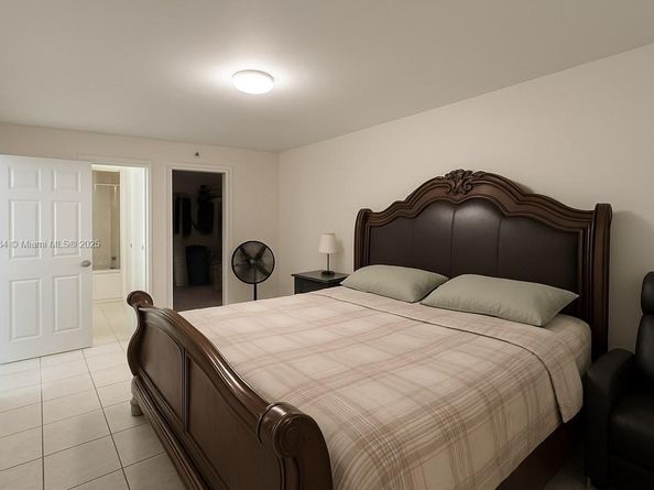 9686 Fontainebleau Blvd 402, Miami FL 33172