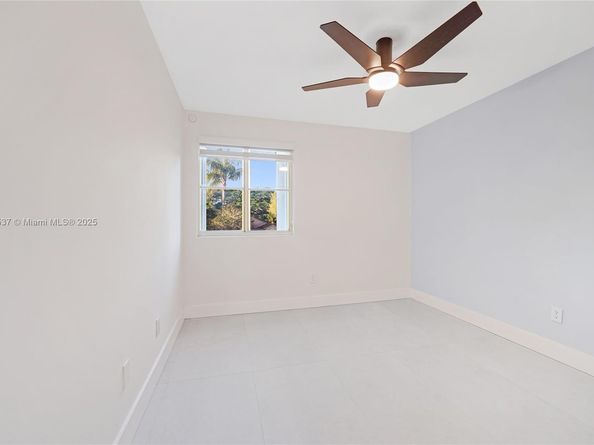 15658 SW 16th St, Pembroke Pines FL 33027