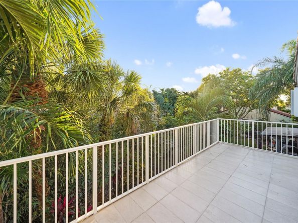 15658 SW 16th St, Pembroke Pines FL 33027