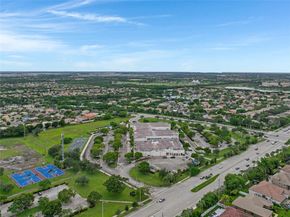 15658 SW 16th St, Pembroke Pines FL 33027