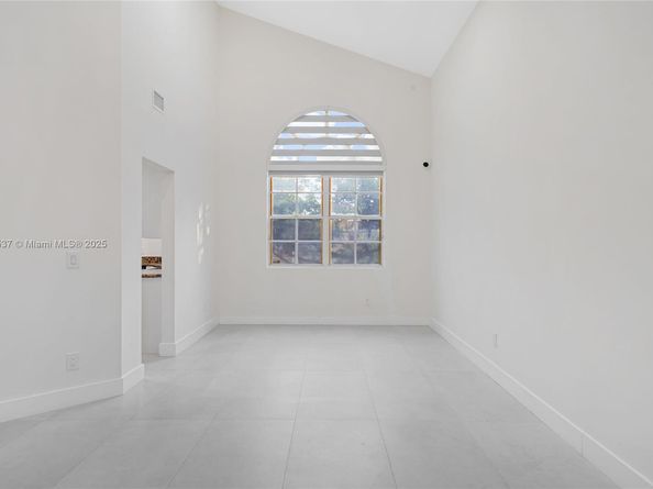 15658 SW 16th St, Pembroke Pines FL 33027