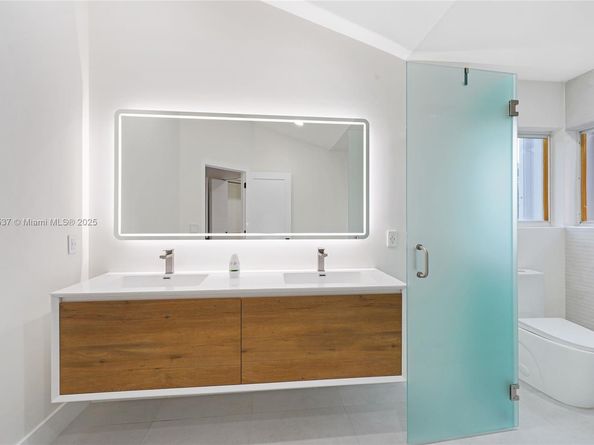 15658 SW 16th St, Pembroke Pines FL 33027