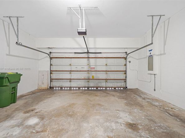 15658 SW 16th St, Pembroke Pines FL 33027