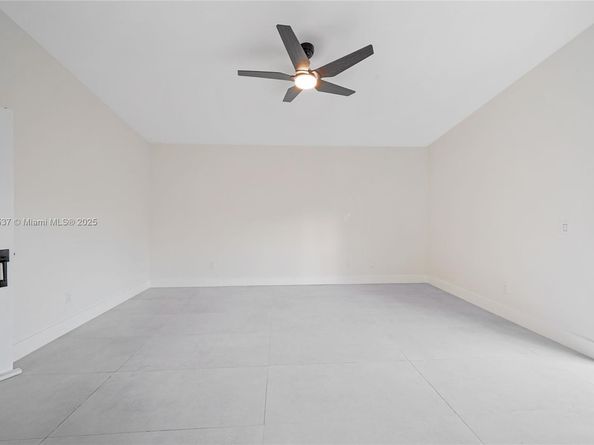 15658 SW 16th St, Pembroke Pines FL 33027