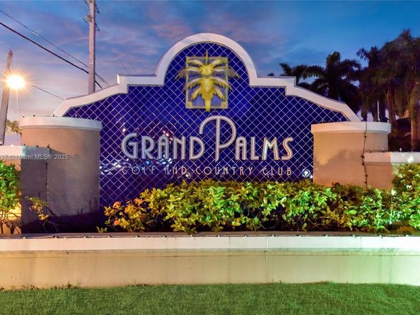 15658 SW 16th St, Pembroke Pines FL 33027