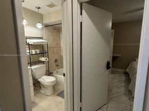 6547 NW 170th Ter, Hialeah FL 33015