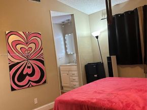 6547 NW 170th Ter, Hialeah FL 33015