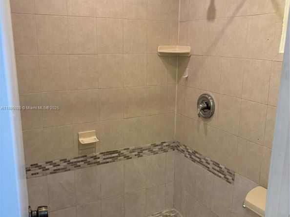 6547 NW 170th Ter, Hialeah FL 33015