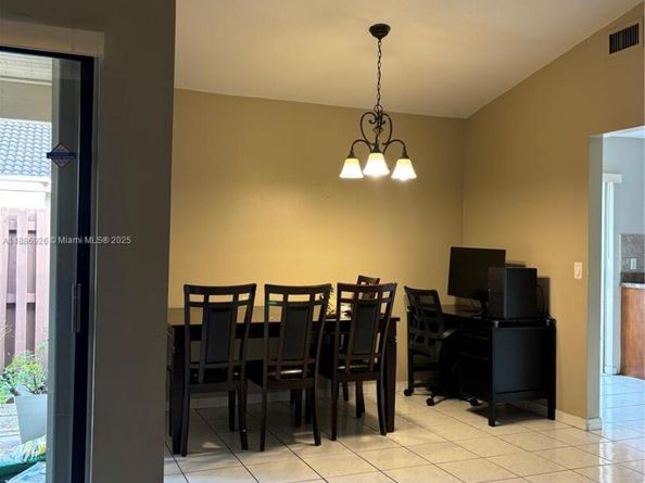 6547 NW 170th Ter, Hialeah FL 33015