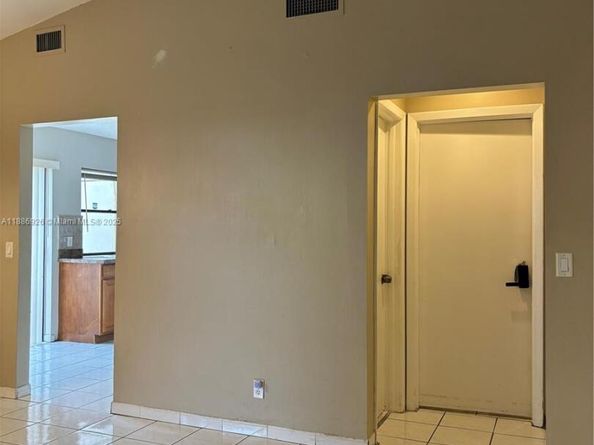 6547 NW 170th Ter, Hialeah FL 33015
