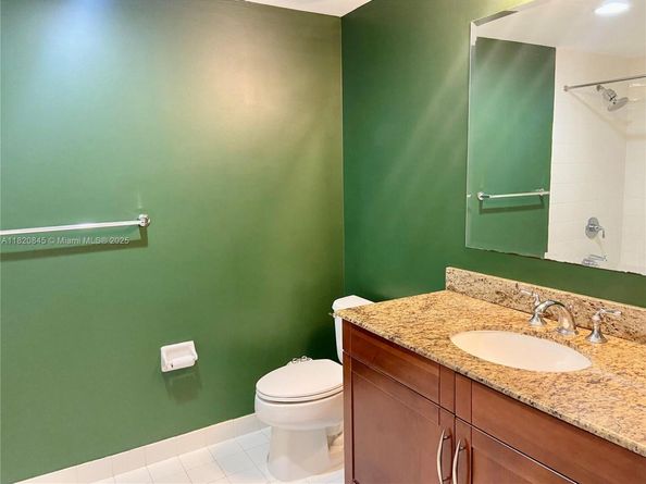 7275 SW 90th Way 405, Miami FL 33156