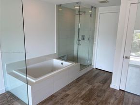650 NE 32nd St 802, Miami FL 33137