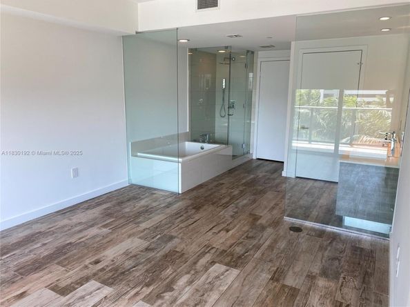 650 NE 32nd St 802, Miami FL 33137