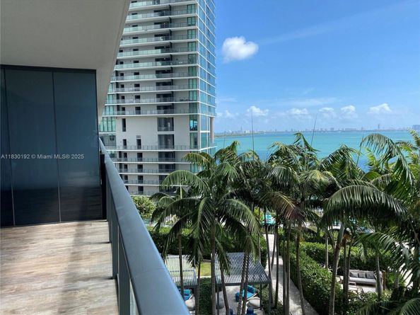 650 NE 32nd St 802, Miami FL 33137