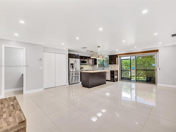 4299 Coral Springs Dr 3A, Coral Springs FL 33065