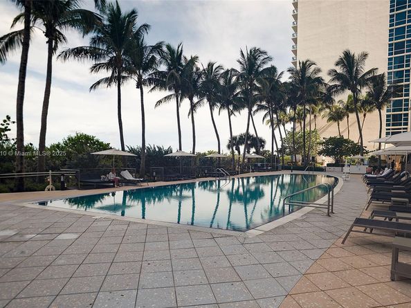 6799 Collins Ave 510, Miami Beach FL 33141