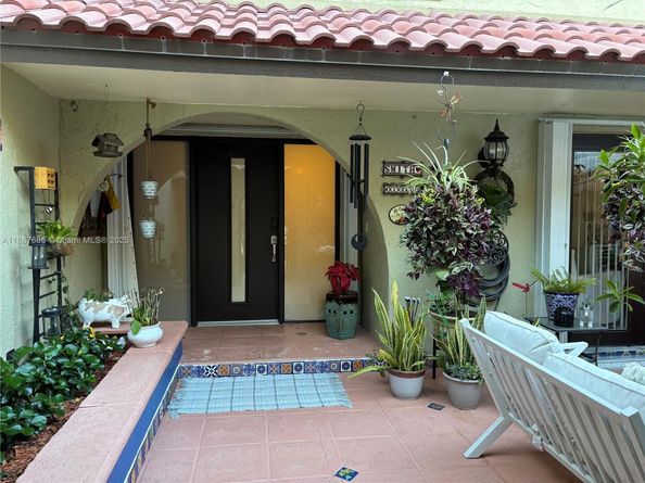 3842 Alcantara Ave 71D, Doral FL 33178