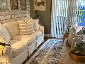 3842 Alcantara Ave 71D, Doral FL 33178