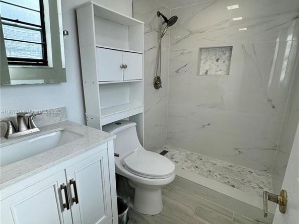 18250 Mediterranean Blvd 815, Hialeah FL 33015