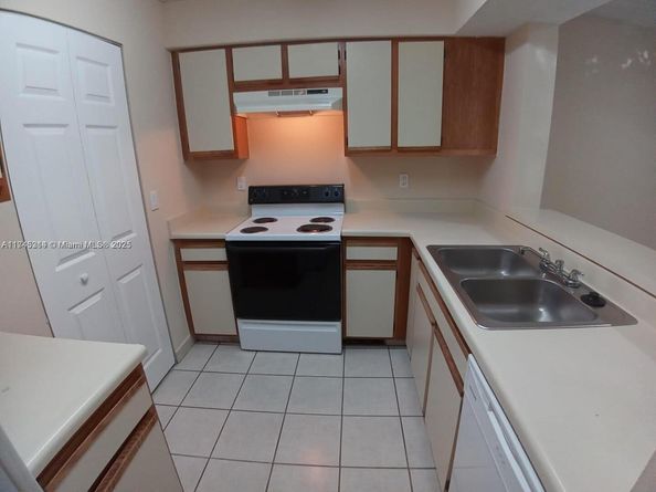 Undisclosed Address #A11745314, Pompano Beach FL 33069