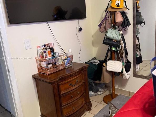 5055 NW 7th St 807, Miami FL 33126