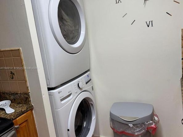 5055 NW 7th St 807, Miami FL 33126