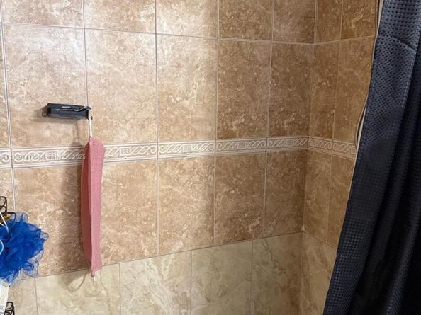 5055 NW 7th St 807, Miami FL 33126