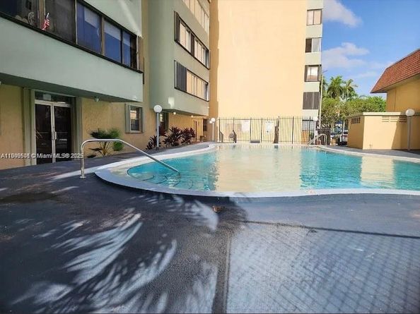 5055 NW 7th St 807, Miami FL 33126