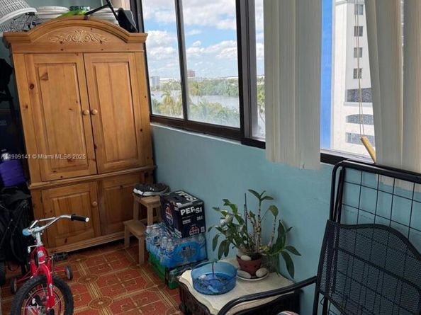 5055 NW 7th St 807, Miami FL 33126