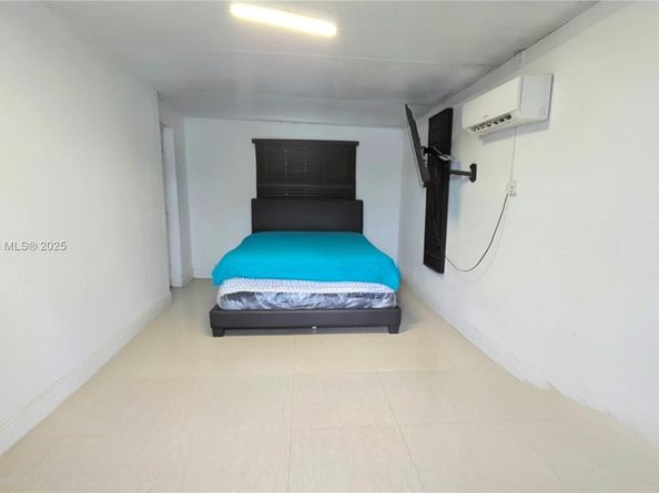 1951 Rutland St, Opa-Locka FL 33054