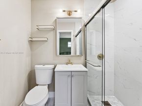 919 NE 4th St, Hallandale Beach FL 33009
