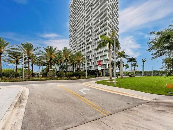 2000 Metropica Way 2307, Sunrise FL 33323