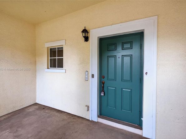 704 SW 1st Ave, Pompano Beach FL 33060