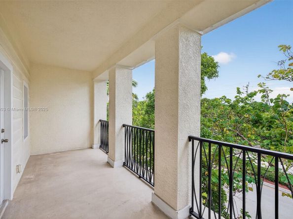 704 SW 1st Ave, Pompano Beach FL 33060