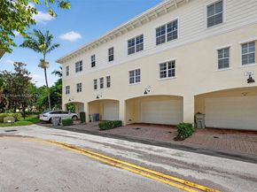 704 SW 1st Ave, Pompano Beach FL 33060