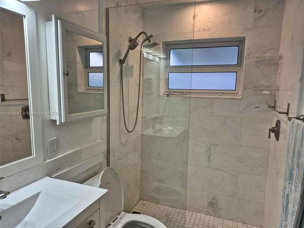 4204 NW 47th Ct, Tamarac FL 33319