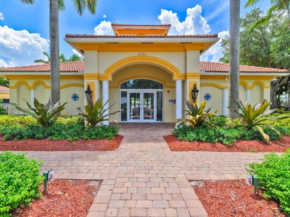 2867 S Oasis Dr, Boynton Beach FL 33426