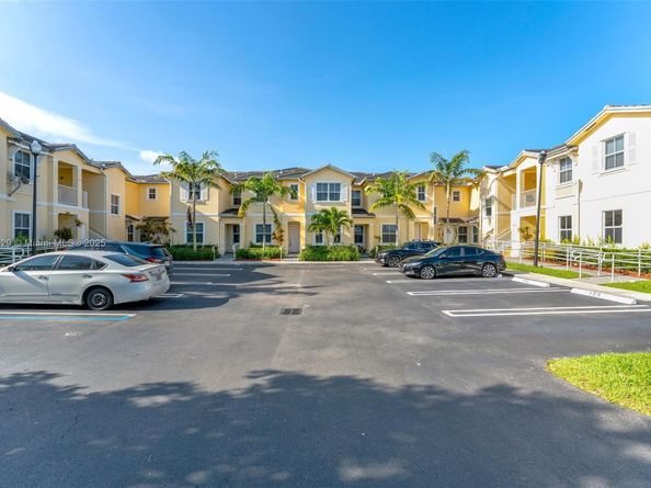 134 SE 28th Ter 10, Homestead FL 33033