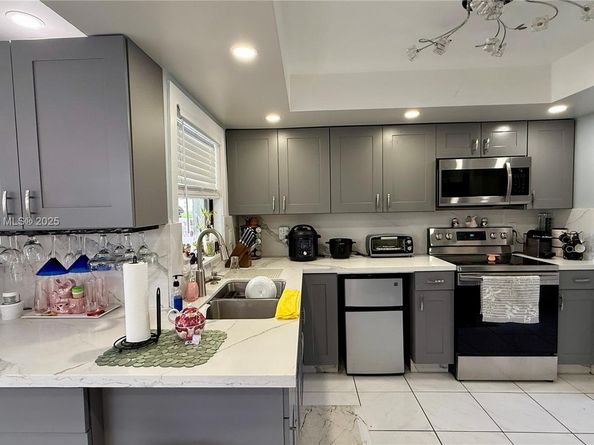 6646 NW 1st Ct, Margate FL 33063