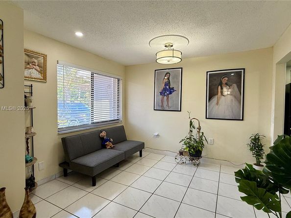 6646 NW 1st Ct, Margate FL 33063